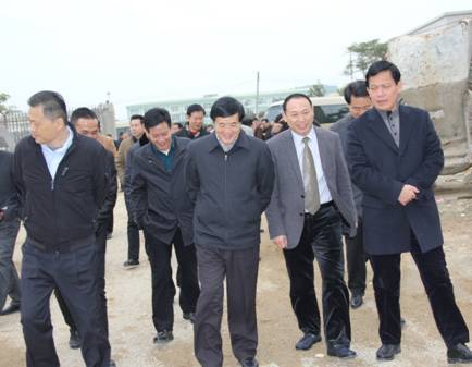 做大经济总量同时如何优化发展_经济发展图片(2)