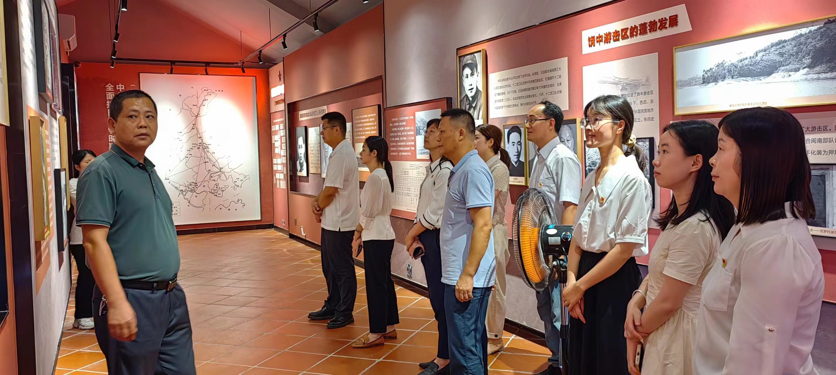 参观湖岭村村史馆（西泉公书院）.jpg